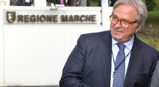 Ancona - Processo ’spese facili’ in Consiglio regionale, assolti Bugaro e Spacca